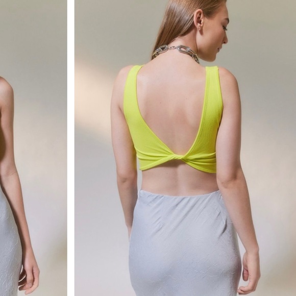 🚫SOLD LOCALLY🚫
Out From Under Reversible Green Bra - Picture 3 of 10